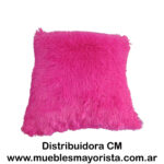 Almohadon-peludo-fucsia